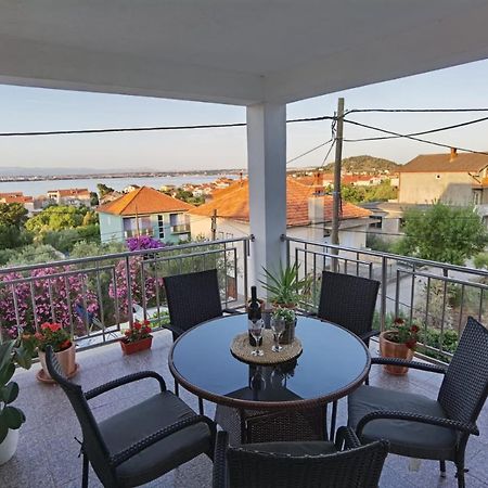 Apartman Sara Preko Exterior foto